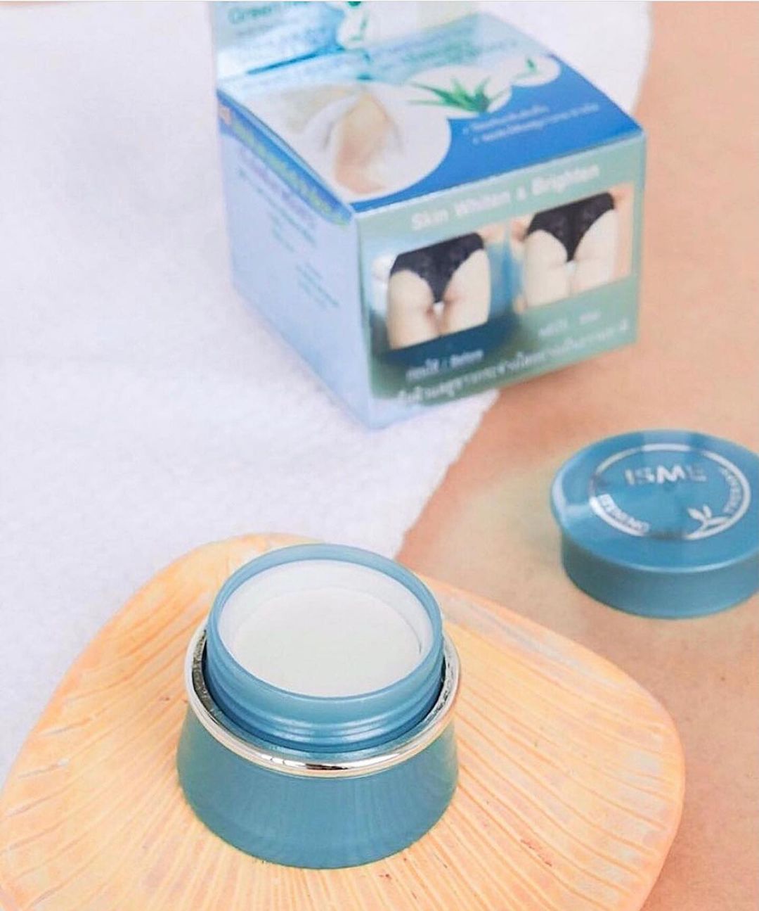 Натуральный крем для отбеливания зоны бикини ISME Whitening Leg Therapy Cream 5 гр. Таиланд